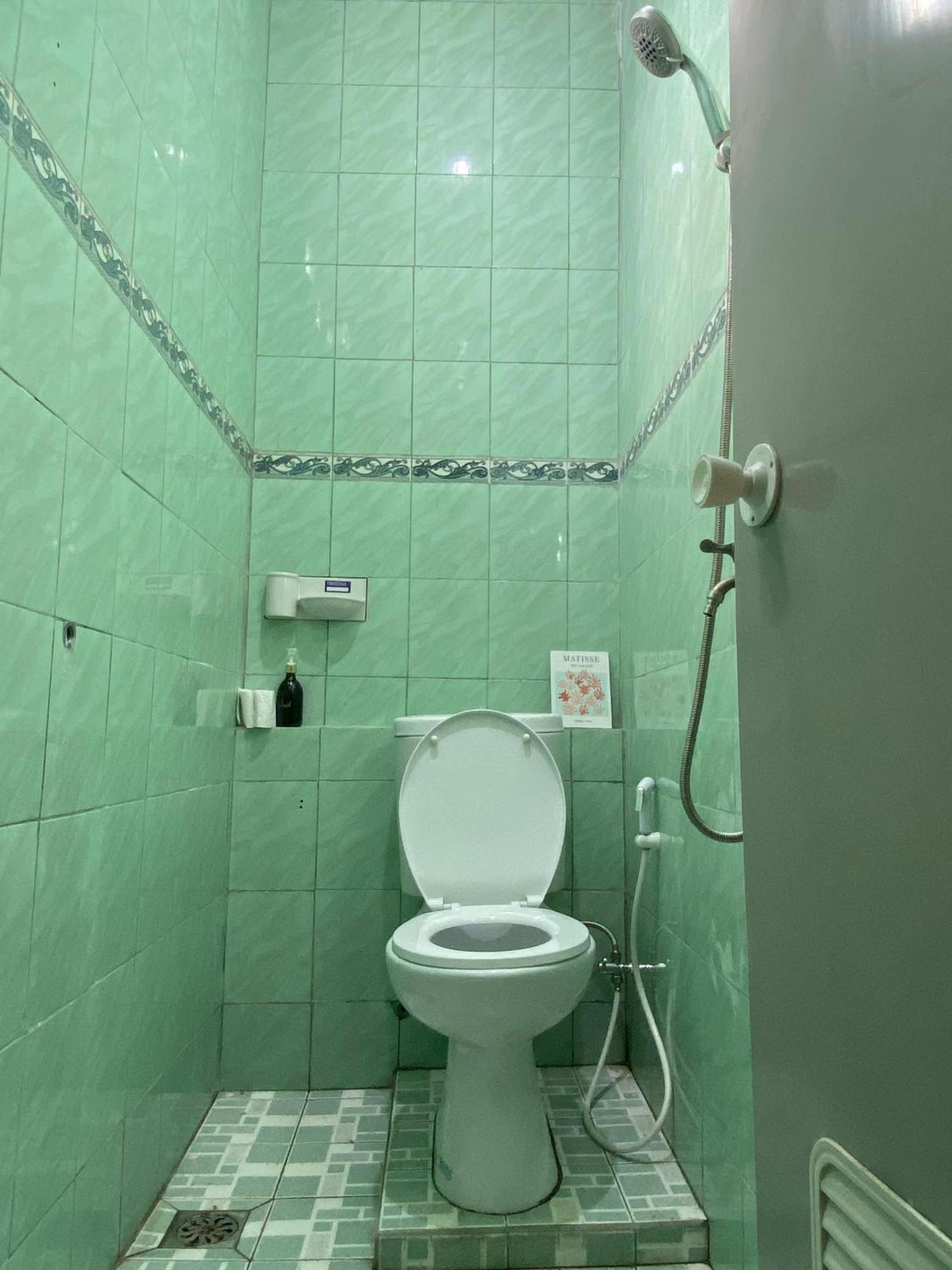 バニュワンギ Good Feeling Banyuwangiホステル エクステリア 写真